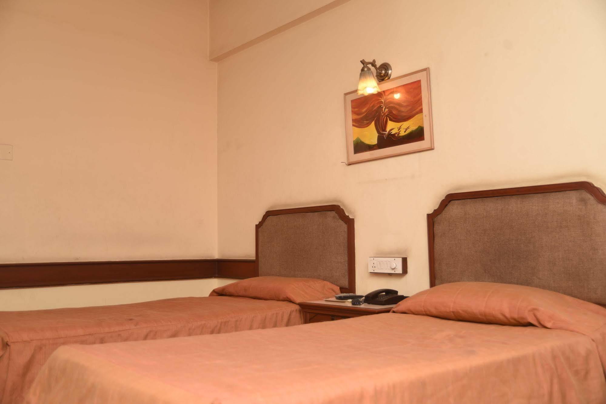 Hotel Maurya Bangalore Exterior foto